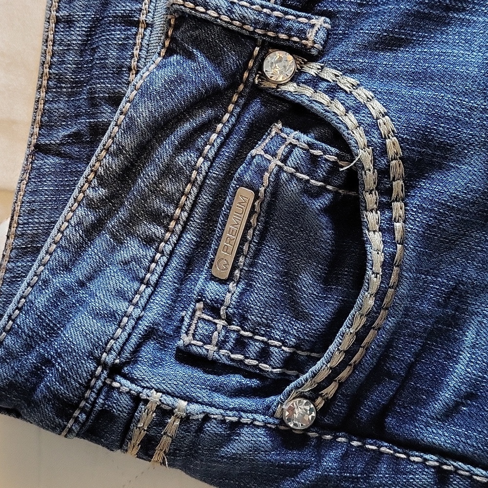 Ladies Jean's - Picture 4 of 5